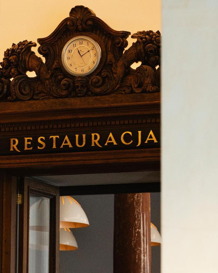Hotel Monopol Wroclaw Dış mekan fotoğraf Restauracja sign