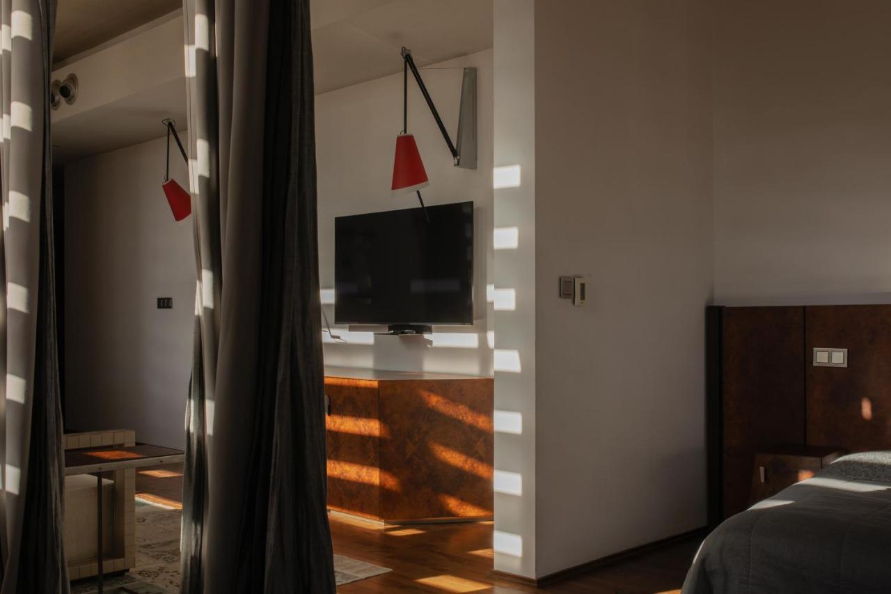 Hotel Monopol Wroclaw Dış mekan fotoğraf A room at the hotel