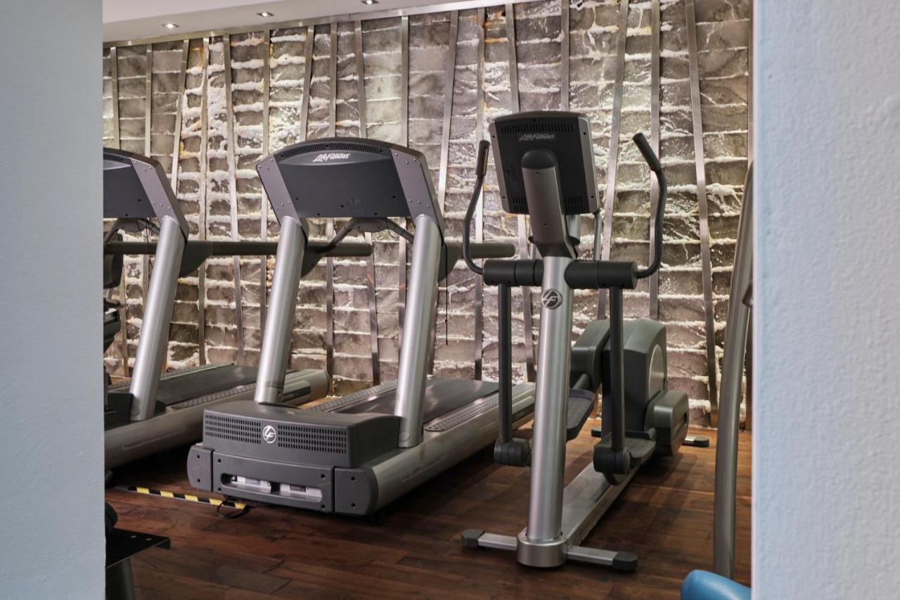 Hotel Monopol Wroclaw Dış mekan fotoğraf A treadmill